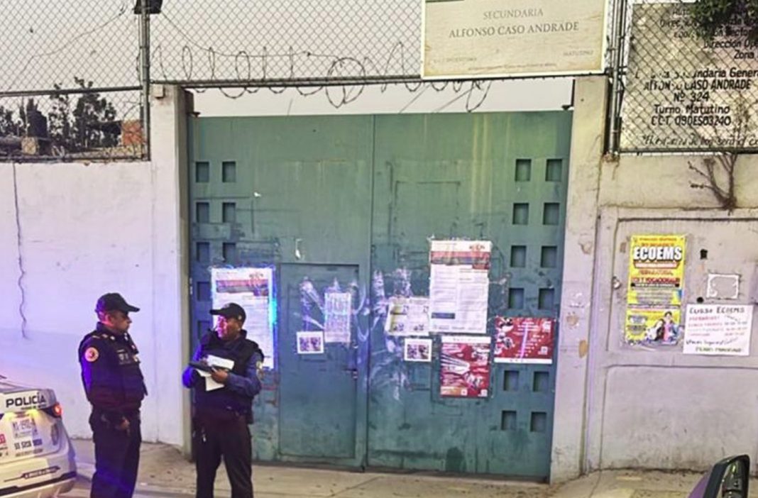 Adolescente al borde de la muerte tras ataque con arma blanca en secundaria de Tláhuac, CDMX