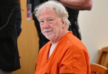 Timothy Busfield se declara no culpable de abuso sexual infantil