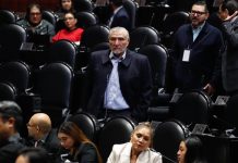Adán Augusto López renuncia a la coordinación de Morena en el Senado Adán Augusto López renuncia a la coordinación de Morena en el Senado
