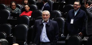 Adán Augusto López renuncia a la coordinación de Morena en el Senado Adán Augusto López renuncia a la coordinación de Morena en el Senado