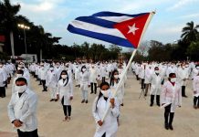 México seguirá contratando médicos cubanos pese a retirada de países latinoamericanos