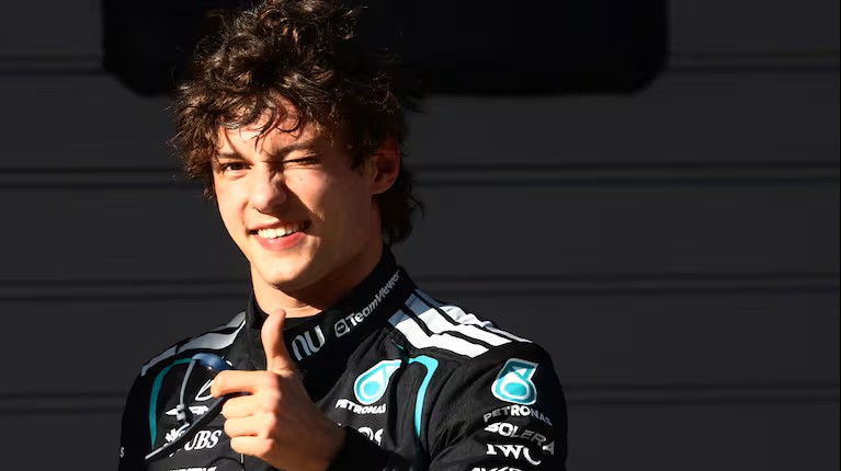 antonelli-fue-el-mas-rapido-en-shanghai-y-quedo-en-la-historia-de-la-categoria-foto-reuters-JLMGGMYYFNCCTGOJSBRO4EMDCE