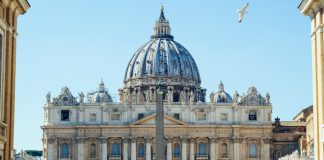 El Vaticano desmiente rumores de tensión con EE. UU. tras reunión con el Pentágono