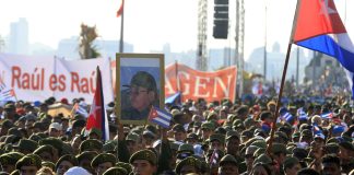 Miles de personas en La Habana participaron en un acto político para rechazar la imputación de EE. UU. contra Raúl Castro