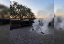 Formación de géiser en patio de granja familiar sorprende a una familia en Michoacán