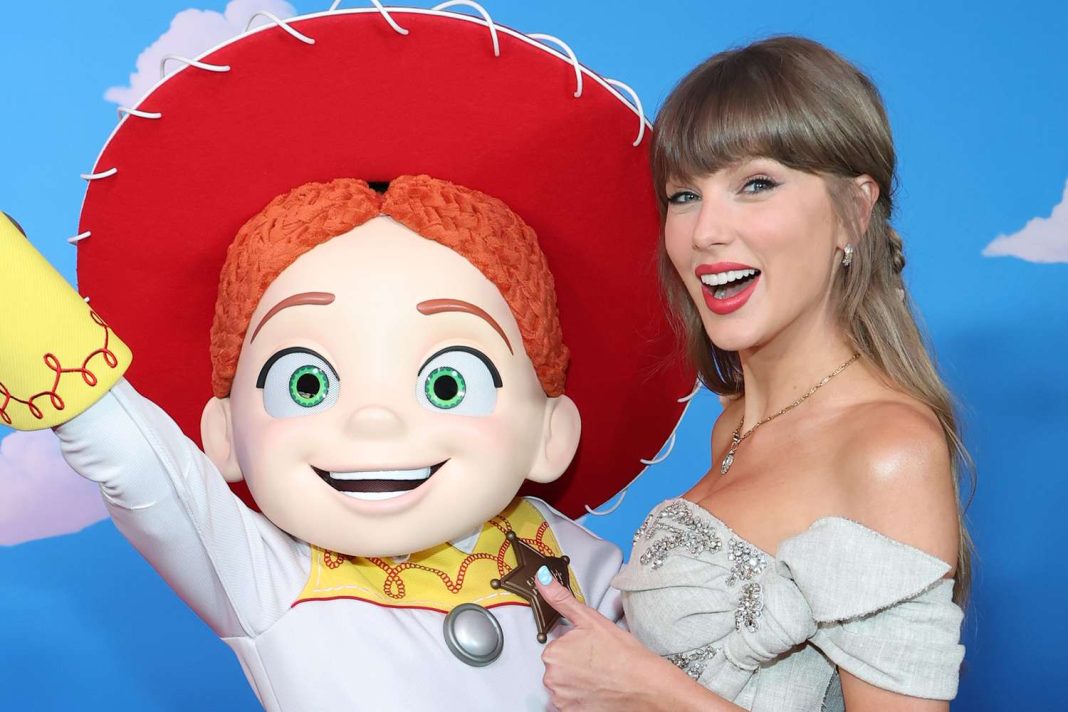 Taylor-Swift-Toy-Story-5-Premiere-060926-2-c3c1cbcd2e8d467298472059cb5ffbef