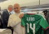 León XIV posa con la playera de la Selección Mexicana y manda mensaje rumbo al Mundial